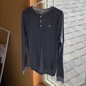 Abercrombie & Fitch Muscle along Sleeve